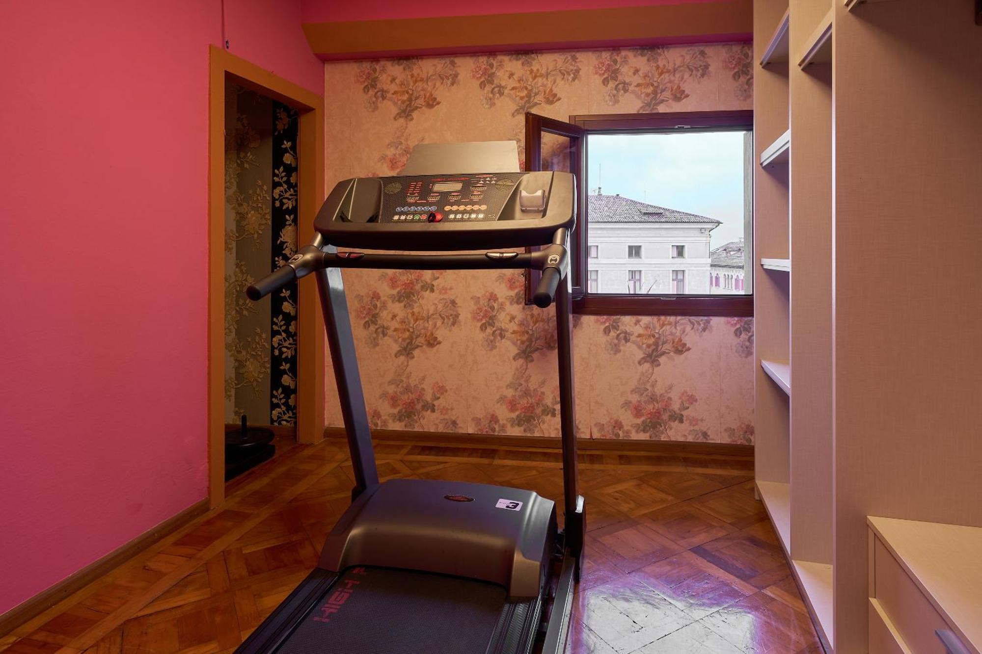 Attico Di Piazza Cima Apartment โกเนลยาโน ภายนอก รูปภาพ