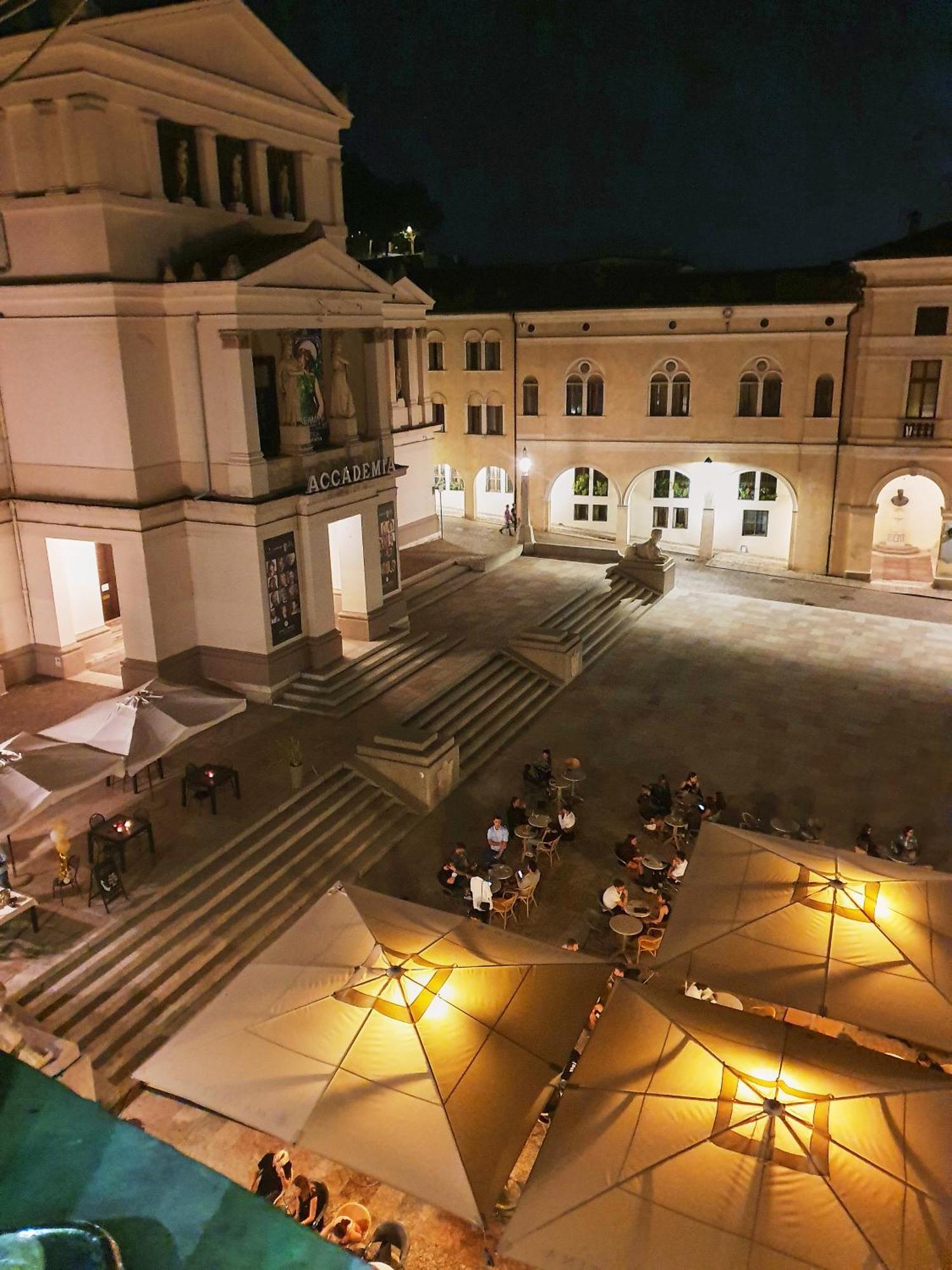 Attico Di Piazza Cima Apartment โกเนลยาโน ภายนอก รูปภาพ