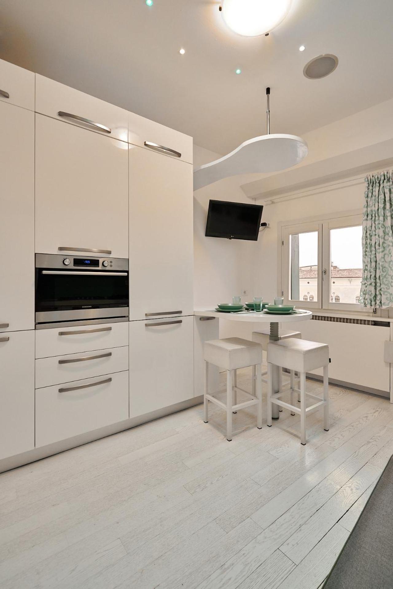 Attico Di Piazza Cima Apartment โกเนลยาโน ภายนอก รูปภาพ