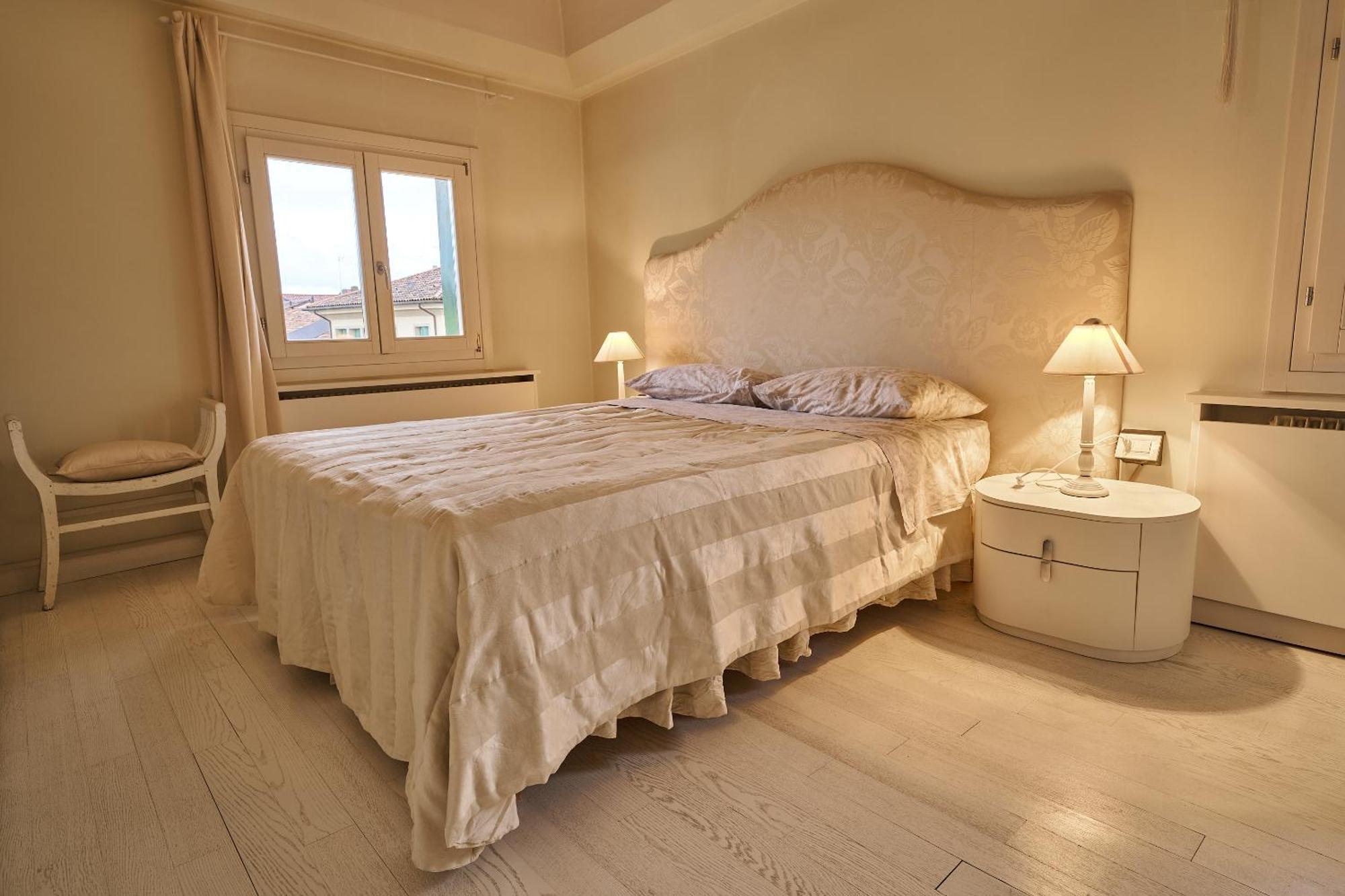 Attico Di Piazza Cima Apartment โกเนลยาโน ห้อง รูปภาพ