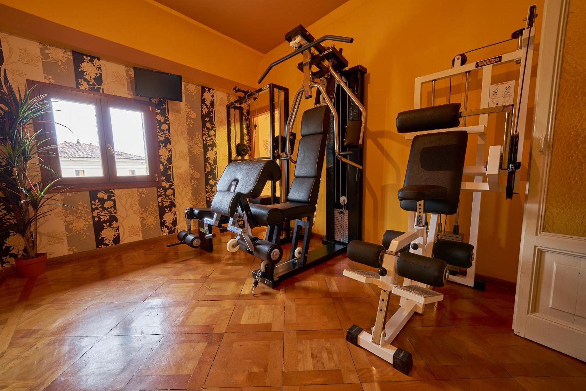 Attico Di Piazza Cima Apartment โกเนลยาโน ห้อง รูปภาพ